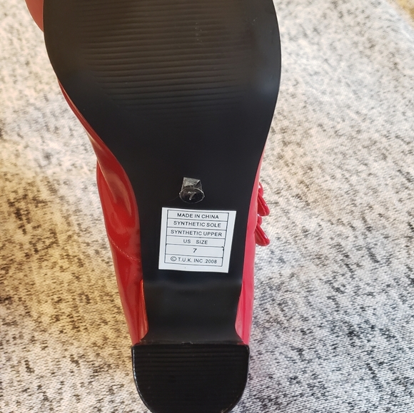 NWOT Platform heels - Picture 4 of 5